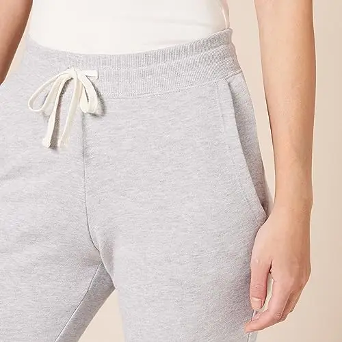 Amazon Essentials Pantaloni da Jogging in Pile con Risvolto (Disponibili in Taglie Forti) Donna, Grigio Chiaro miniatura 3