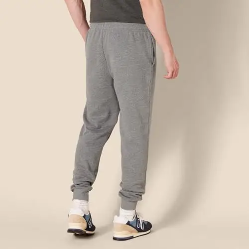 Amazon Essentials Pantaloni Sportivi da Jogging Taglio Rilassato, in Pile, Vestibilità Comoda Uomo, Grigio Chiaro miniatura 3