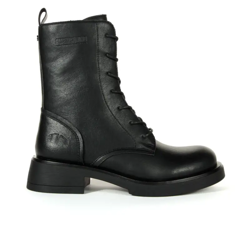 Anfibi neri con lacci e logo