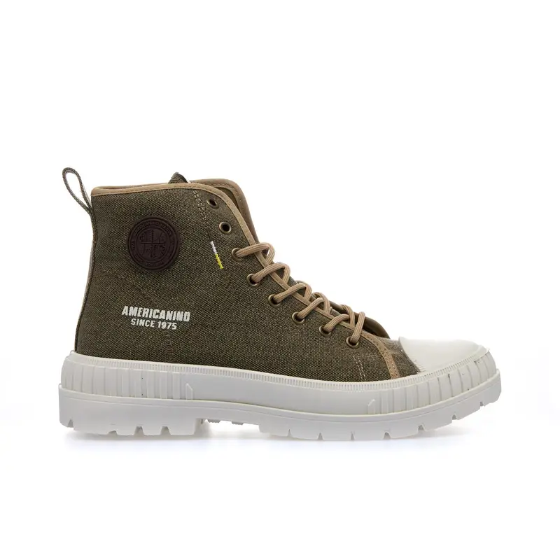 Sneakers alte verdi con lacci e suola in gomma