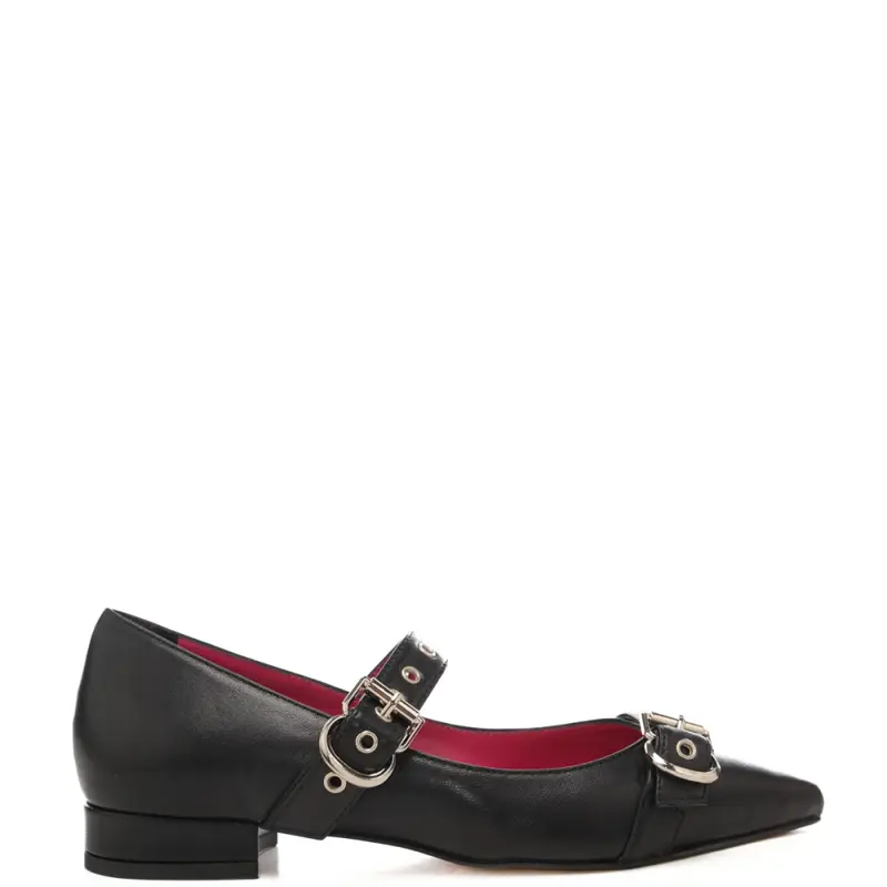 scarpe basse da donna con dettagli occhielli in metallo nere