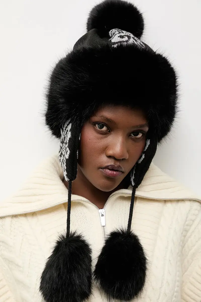 berretto colore nero