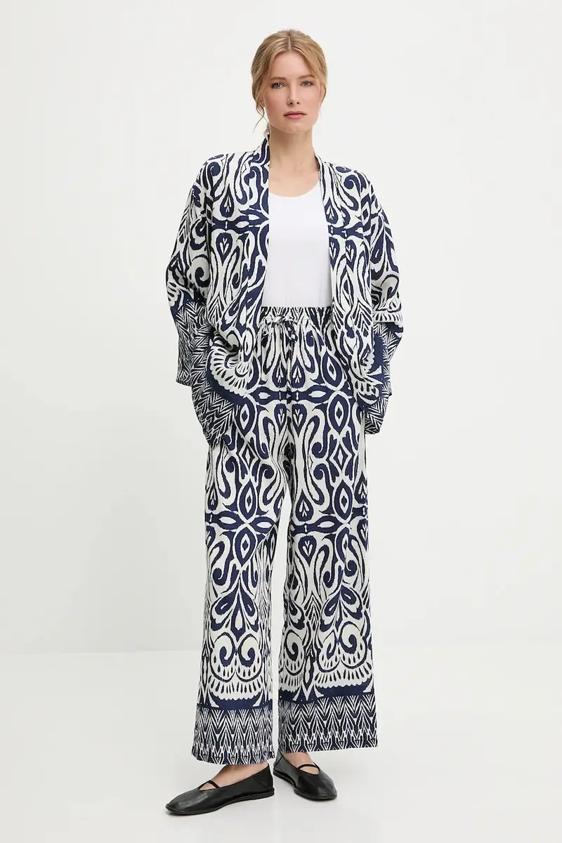 blazer e pantaloni colore blu navy