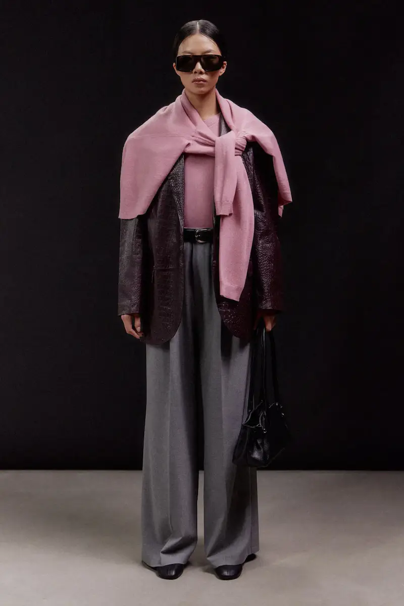 blazer in pelle colore granata