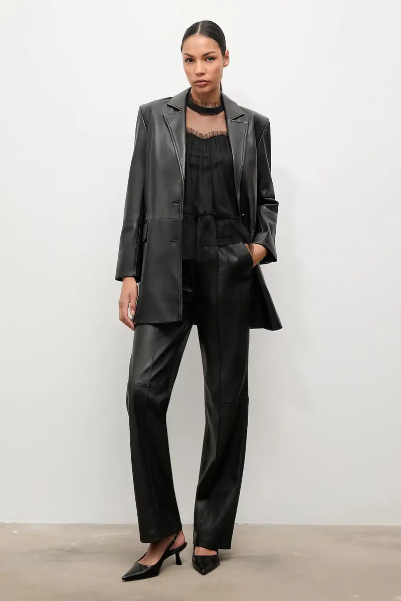 blazer in pelle colore nero