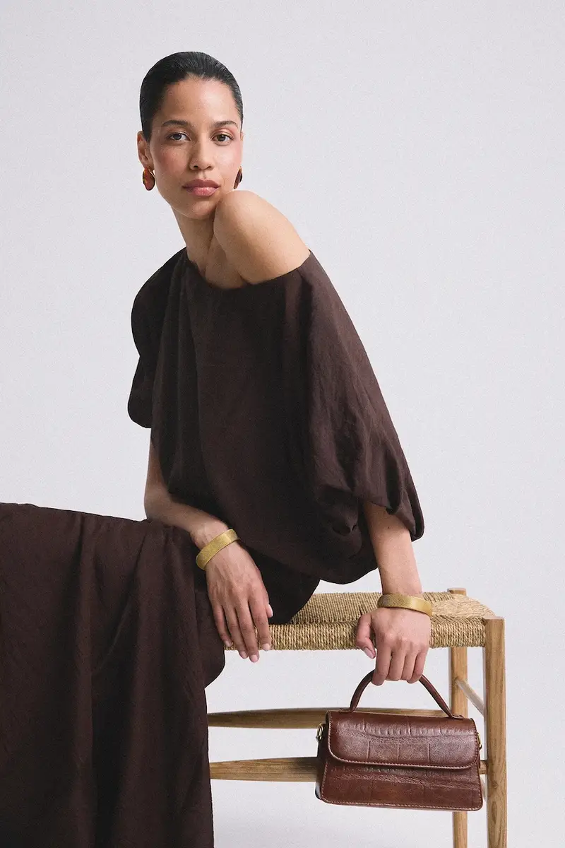 camicetta colore marrone