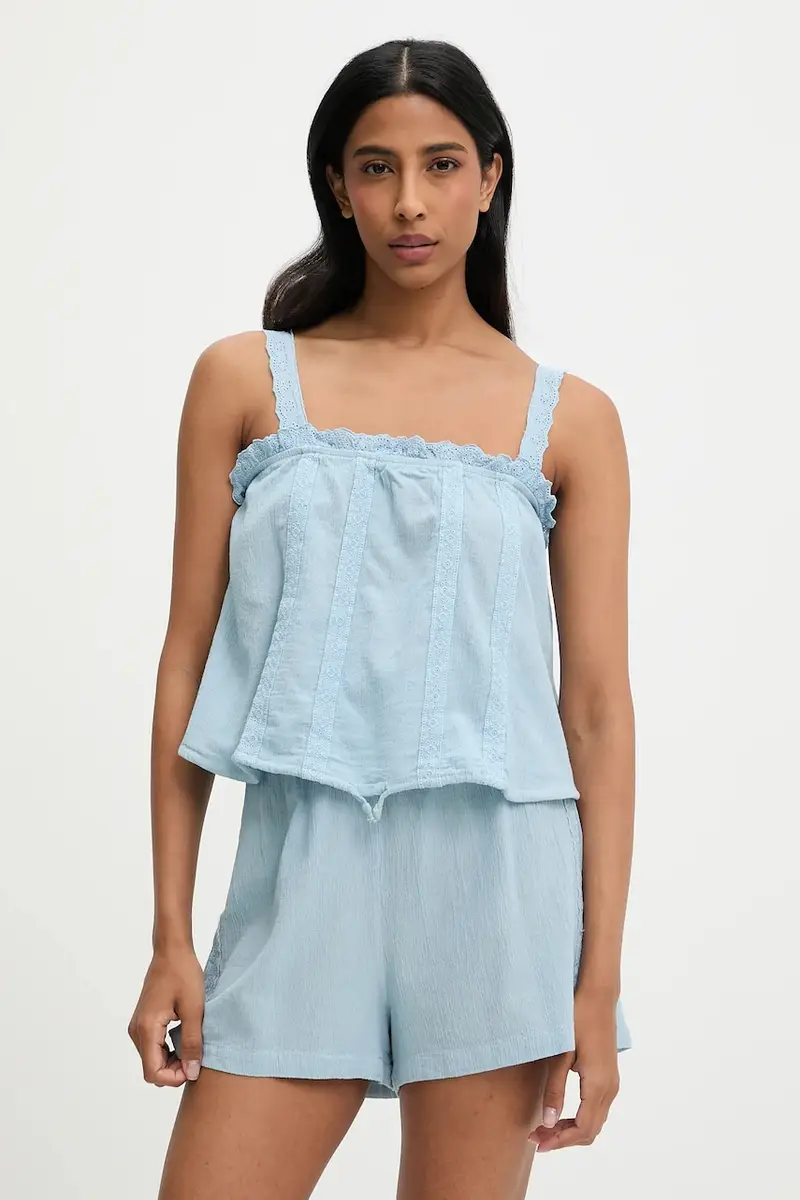 camicetta e pantaloncini in cotone colore blu