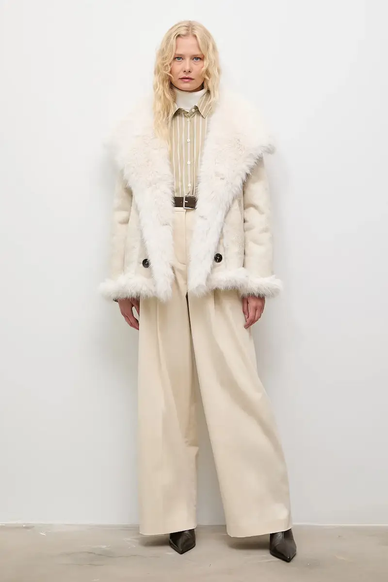 cappotto colore beige miniatura 2