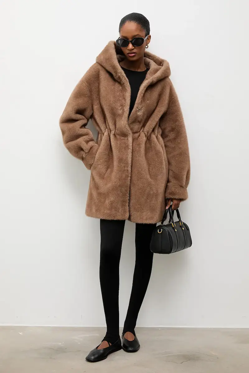 cappotto colore beige miniatura 2