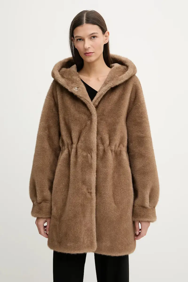 cappotto colore beige