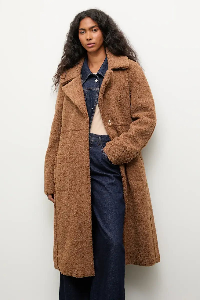 cappotto colore marrone