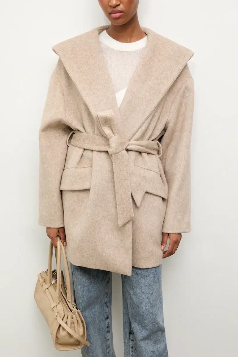 cappotto in lana colore beige