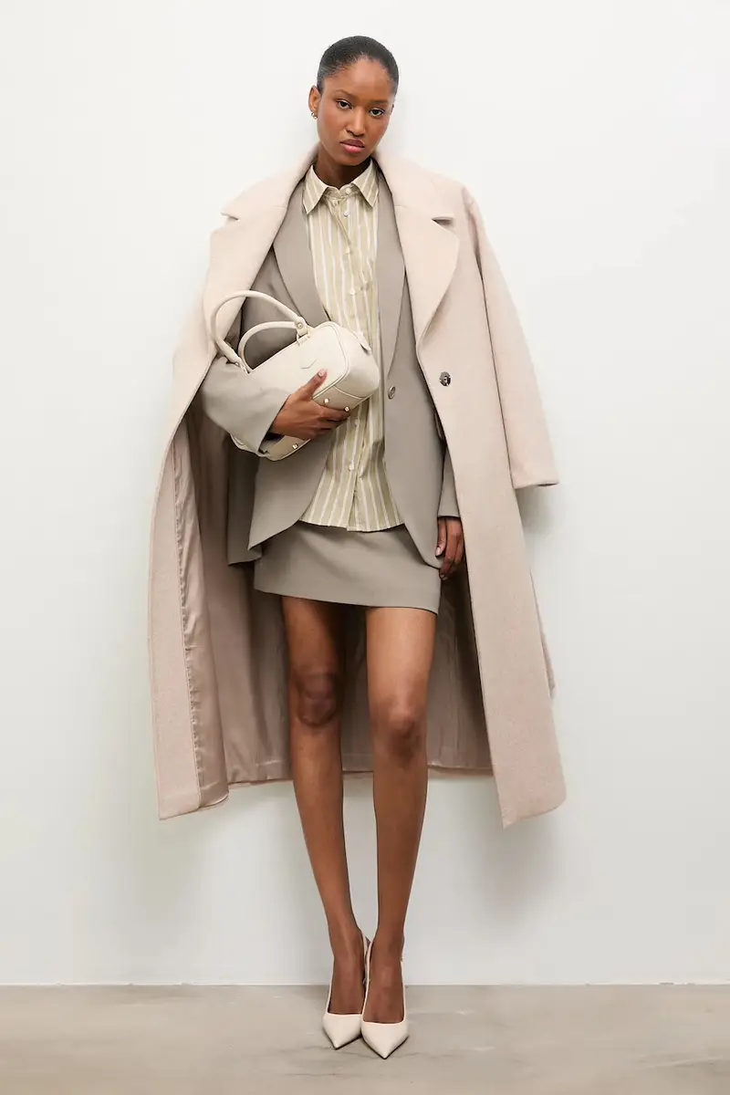 cappotto in lana colore beige