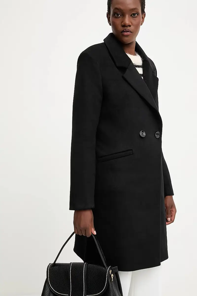 cappotto in lana colore nero