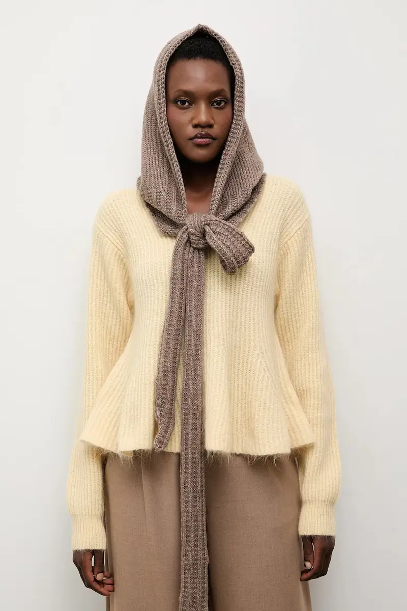 cappuccio con lana Beige