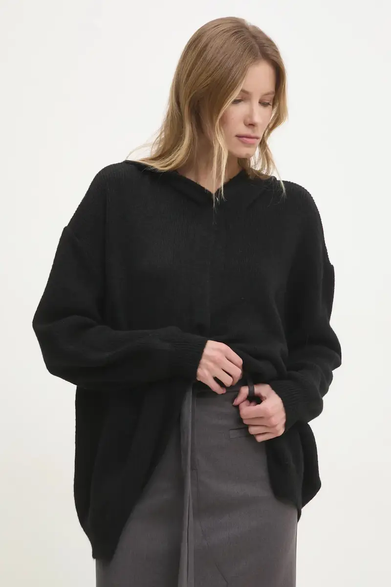 cardigan in lana colore nero