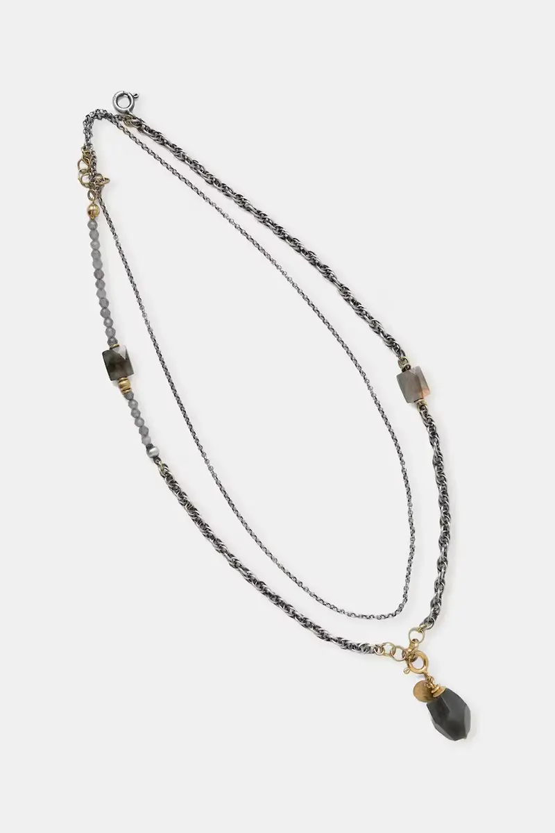 collana con labradorite, fatta a mano d'argente placato oro Grigio