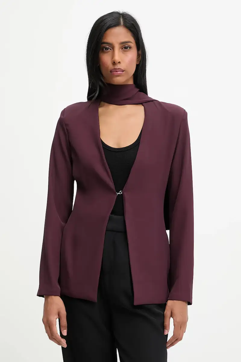 giacca colore granata