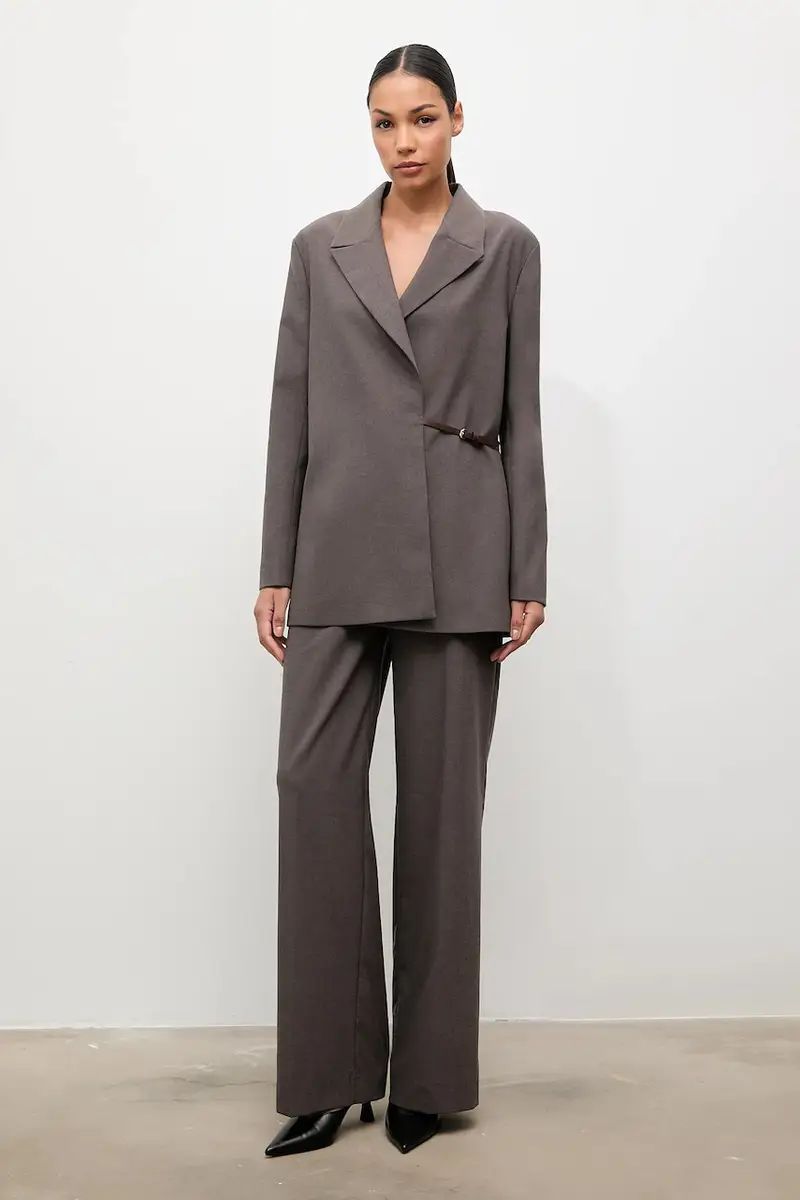 giacca colore marrone