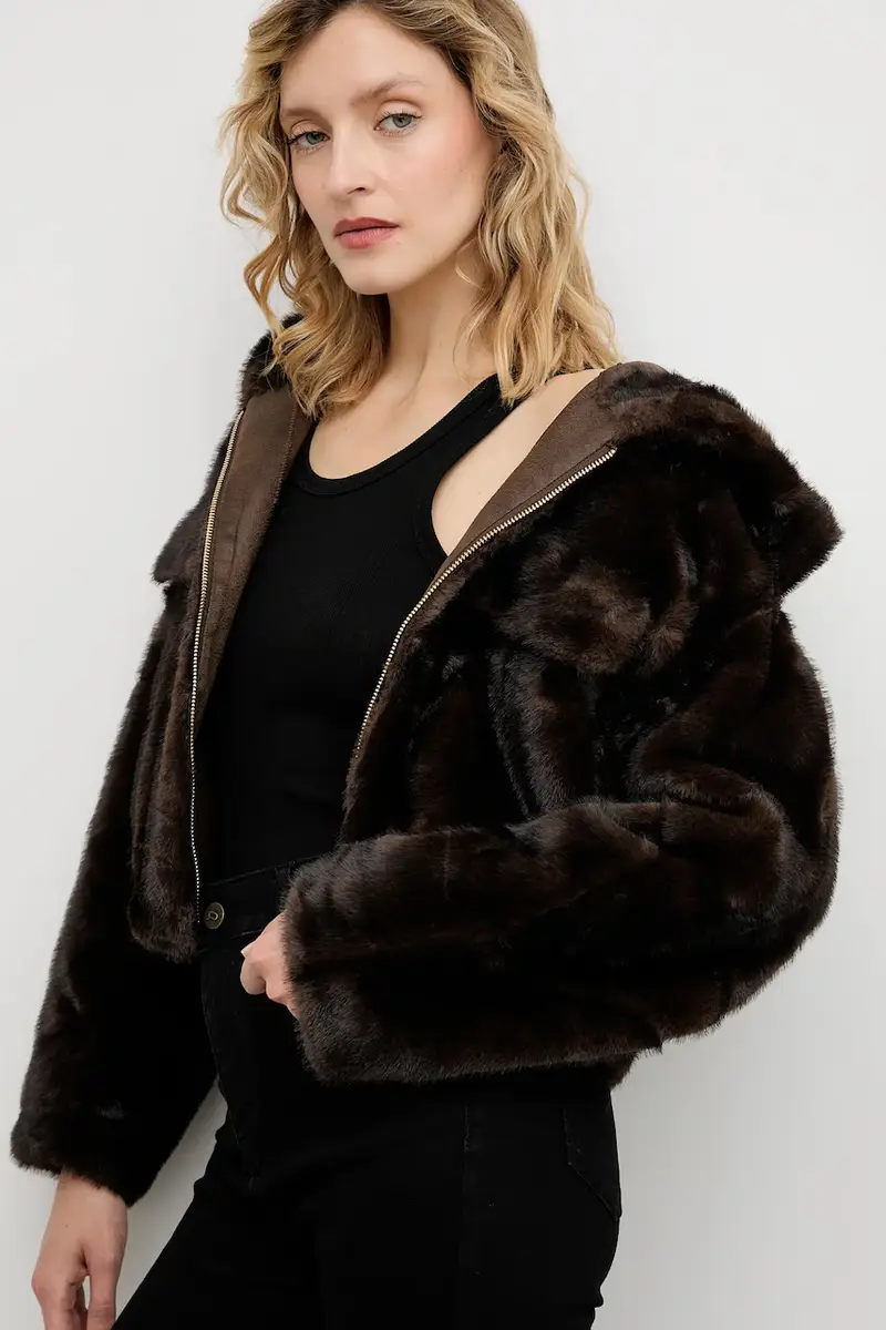 giacca colore marrone