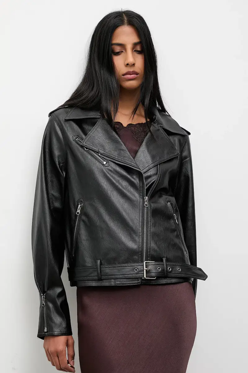 giacca da motociclista colore nero