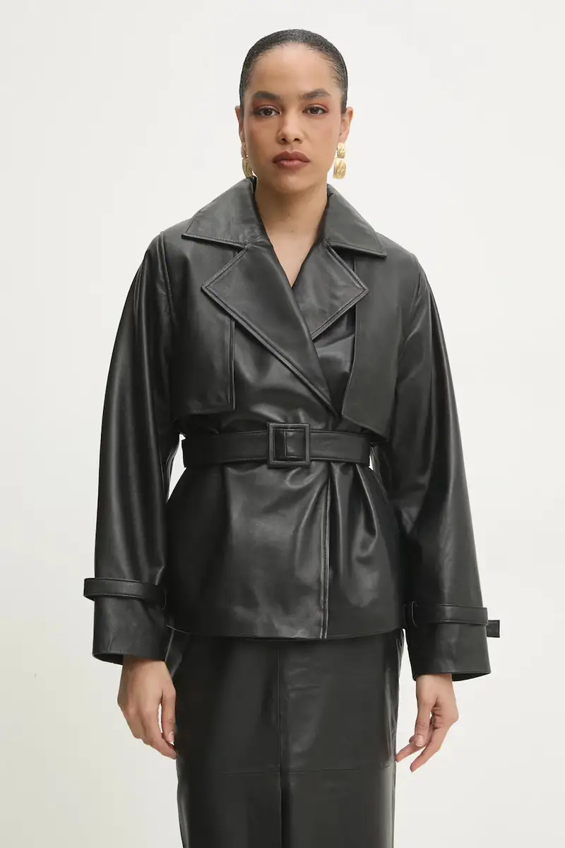 giacca in pelle colore nero