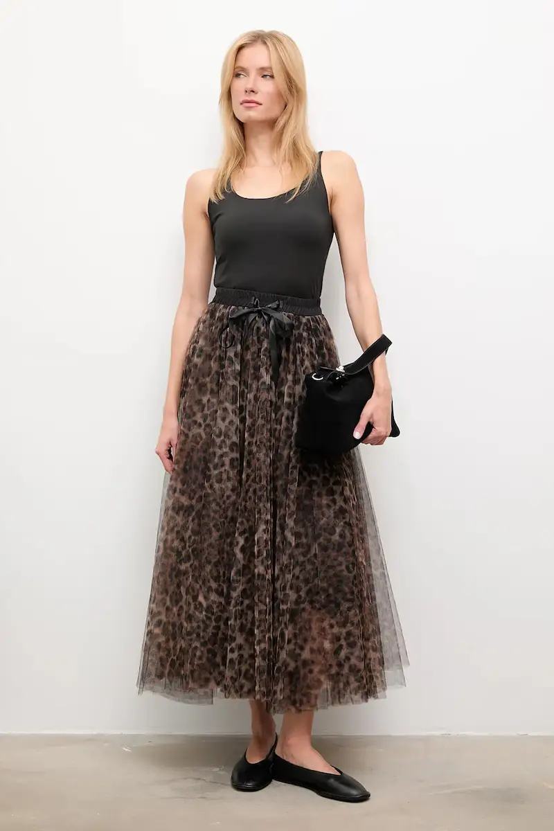 gonna colore marrone