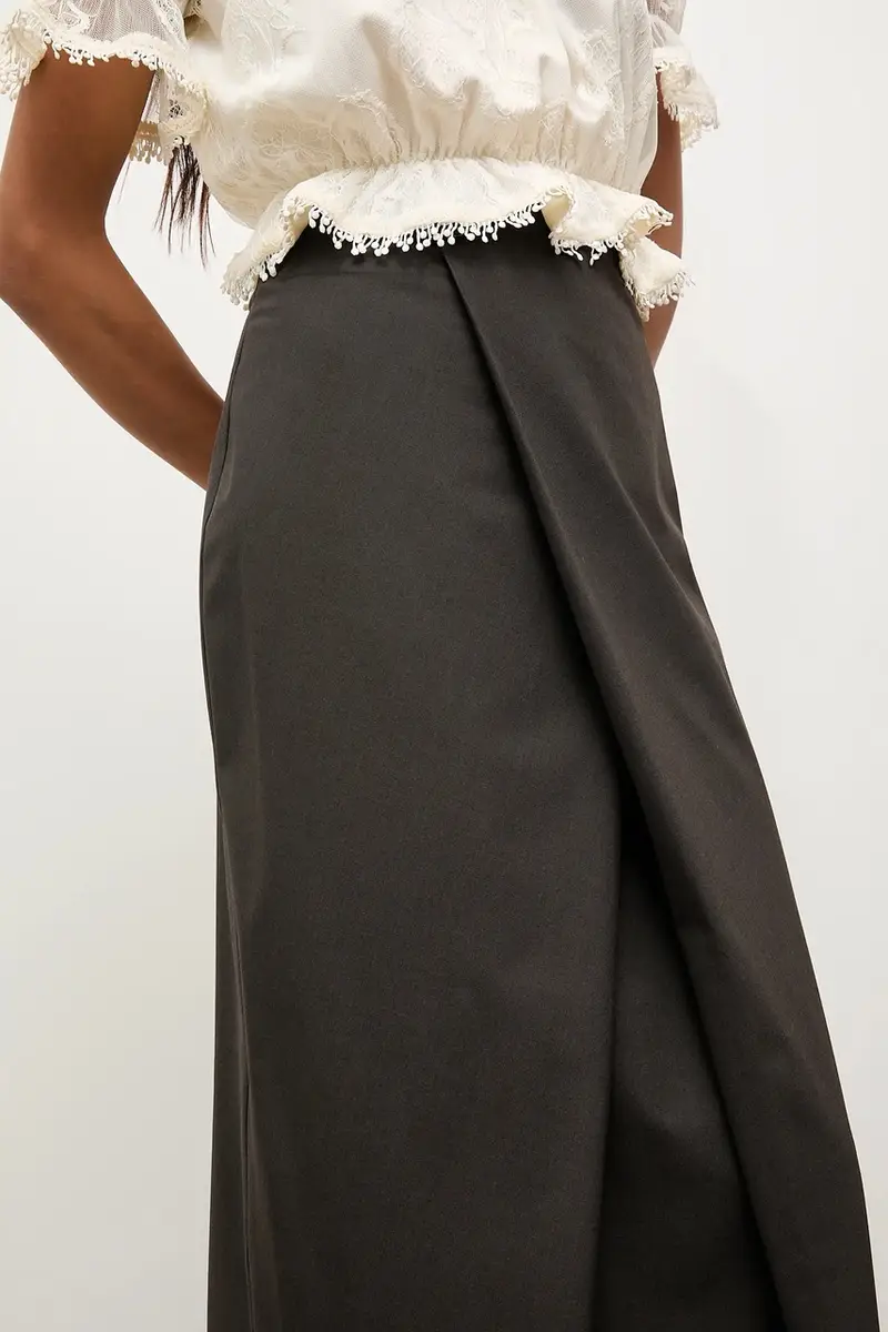 gonna colore marrone miniatura 5