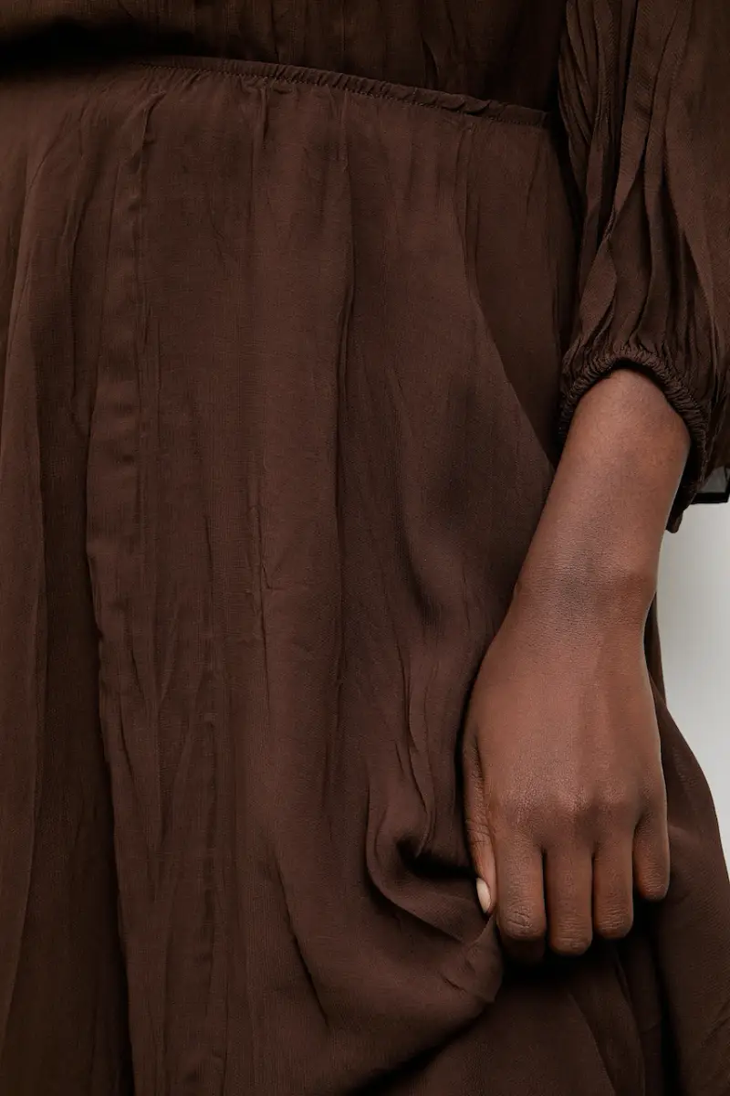 gonna colore marrone miniatura 4