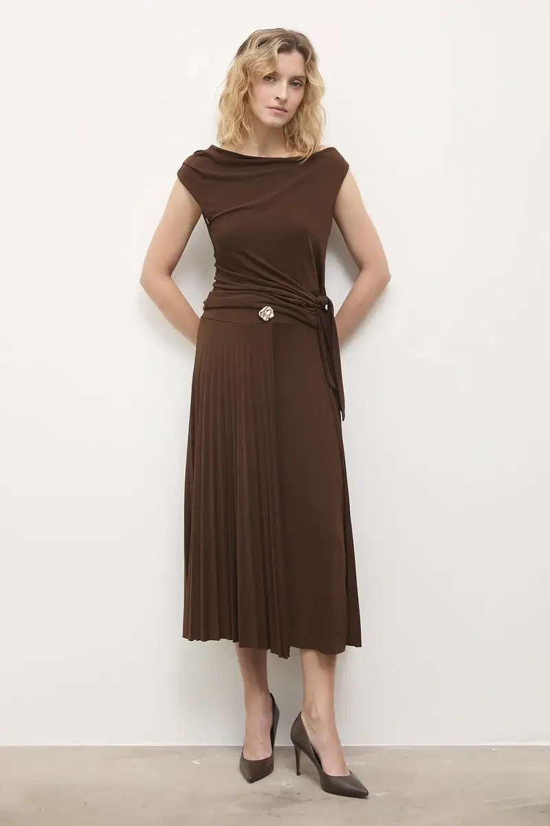 gonna colore marrone miniatura 2