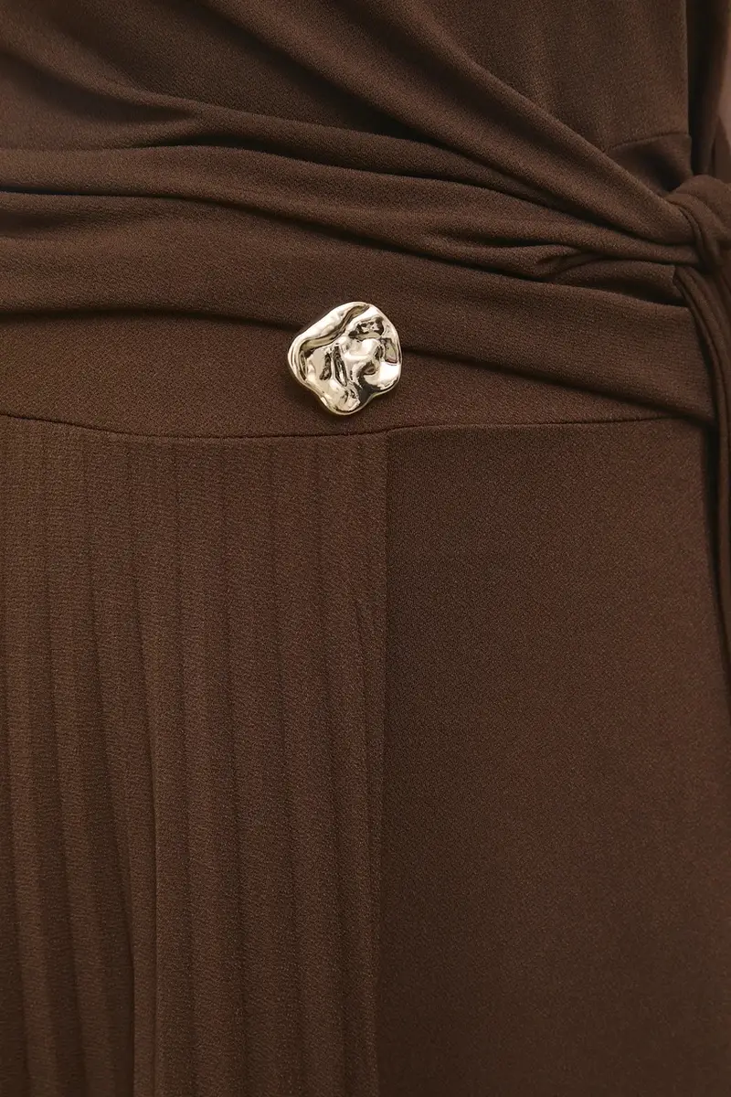 gonna colore marrone miniatura 4