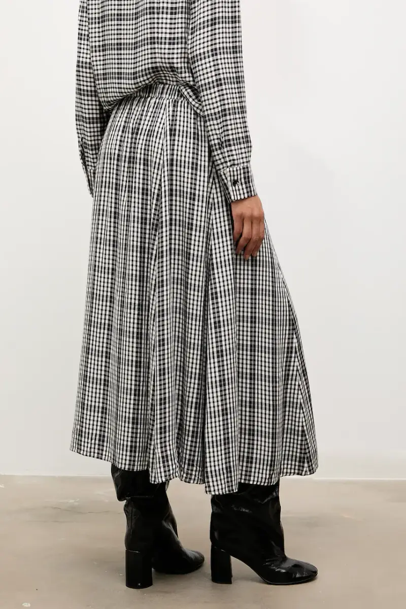 gonna colore nero miniatura 3