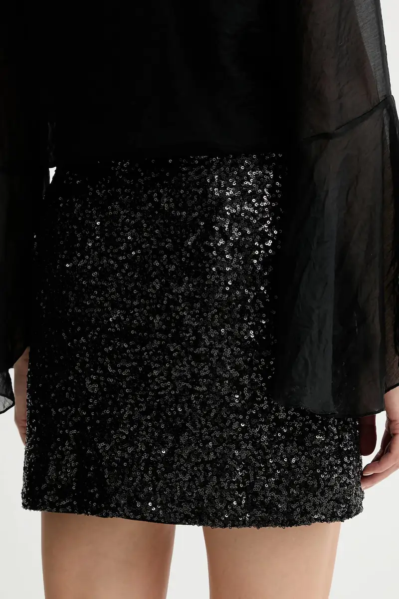 gonna colore nero miniatura 3