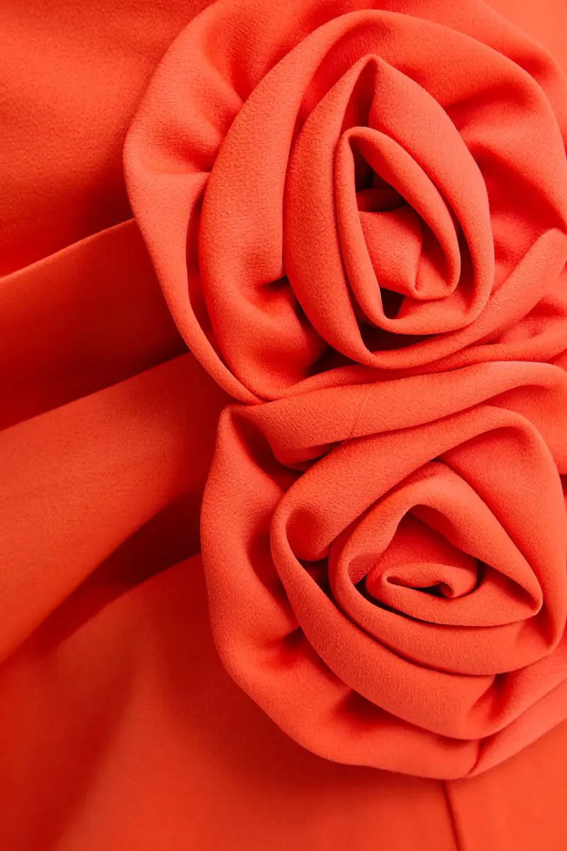 gonna colore rosso miniatura 4