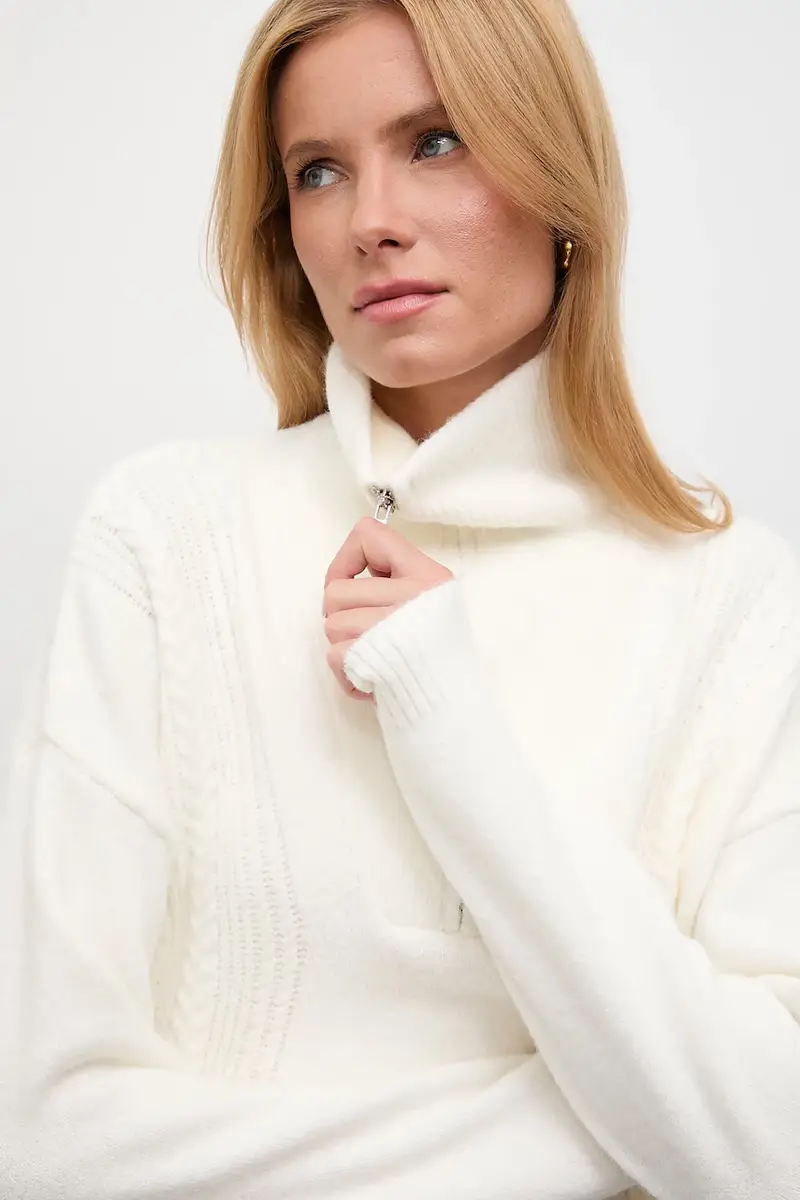 maglione in cashemire colore beige