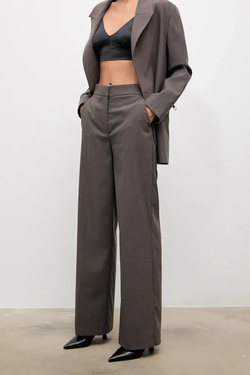 pantaloni donna colore marrone