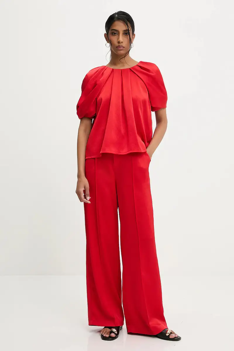 set donna colore rosso