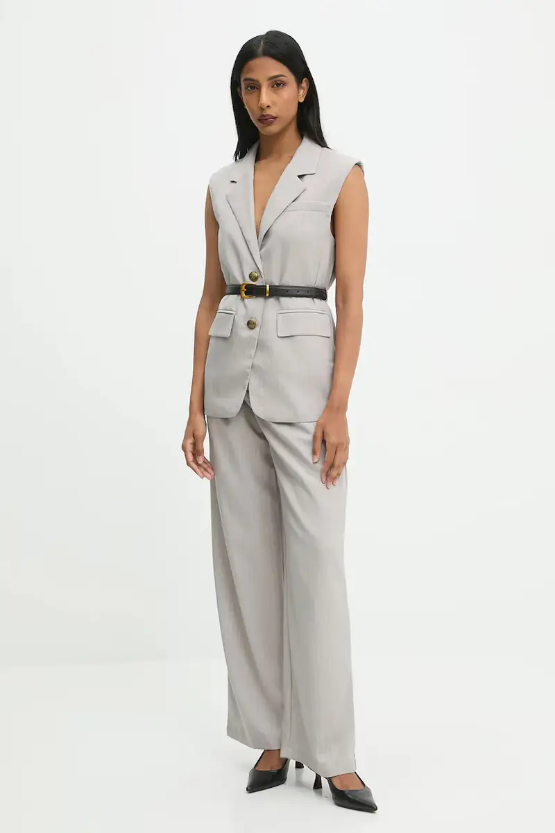 set - gilet e pantaloni colore grigio