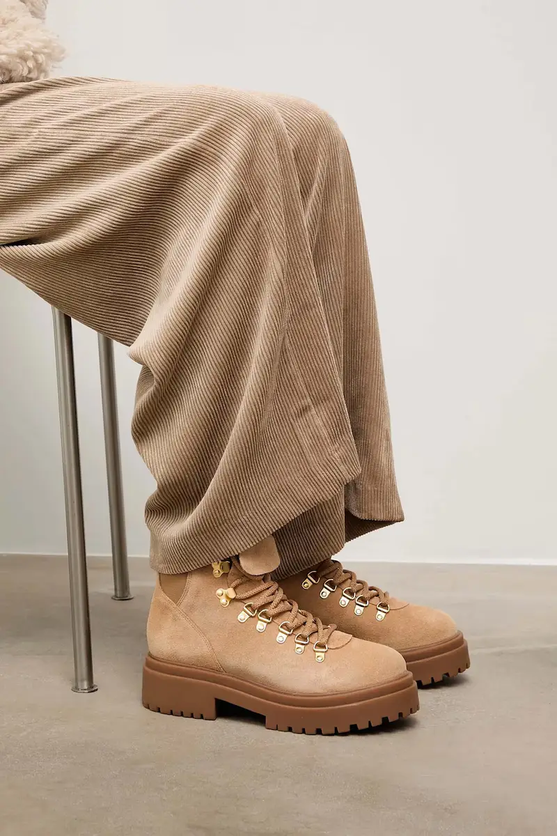 stivaletti alla caviglia in camoscio colore marrone