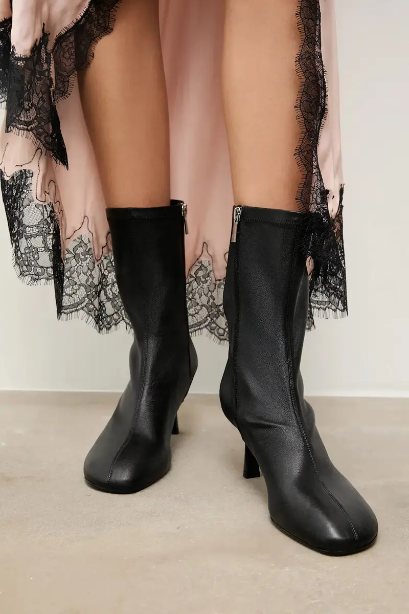 stivaletti alla caviglia in pelle colore nero