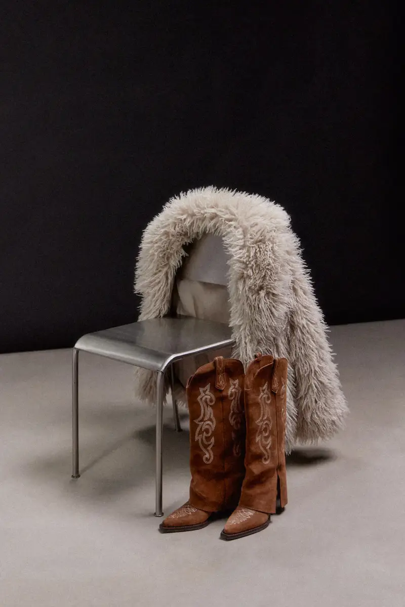 stivali cowboy in pelle scamosciata colore marrone