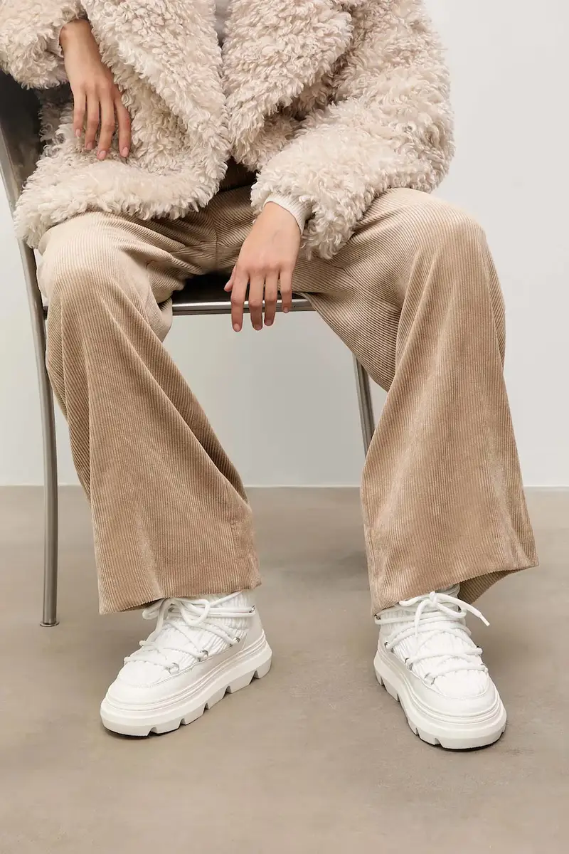 stivali da neve colore bianco