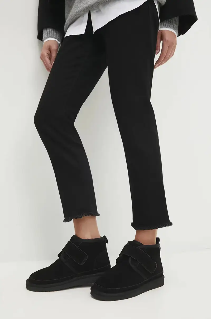 stivali da neve colore nero