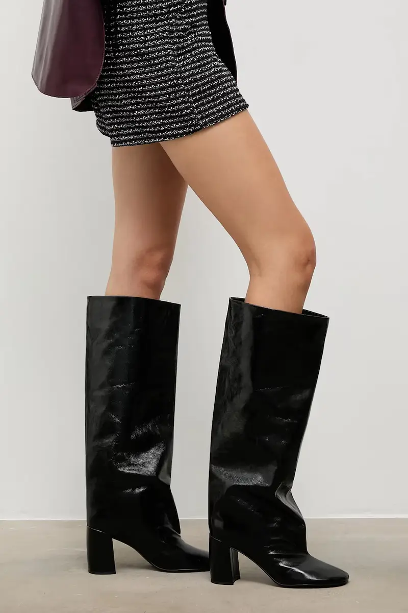 stivali in pelle colore nero