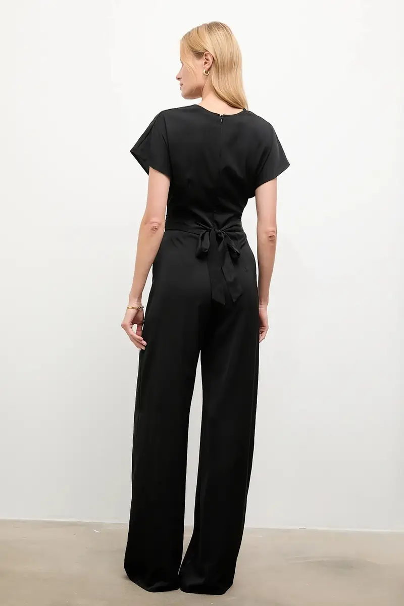 tuta elegante colore nero miniatura 3