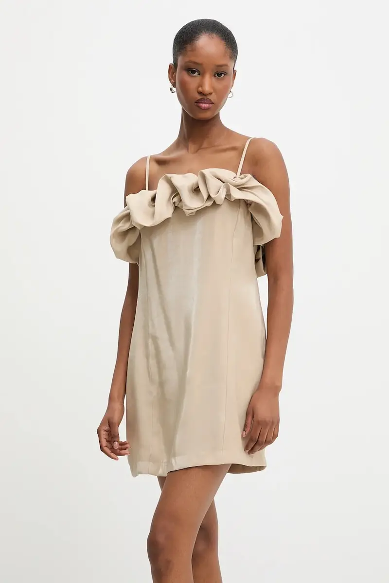 vestito colore beige