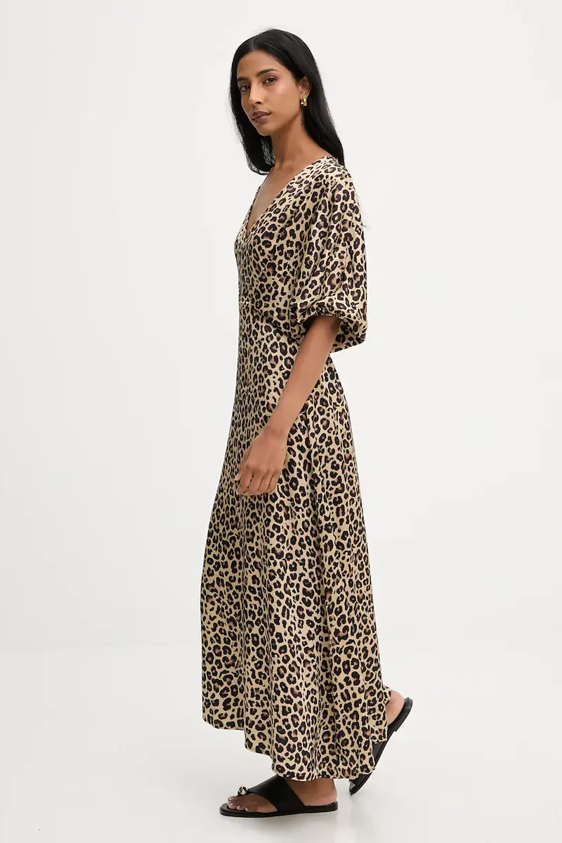 vestito colore beige