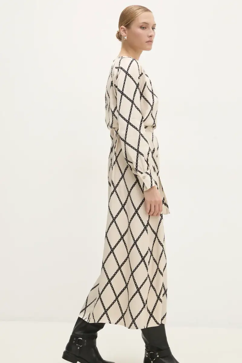 vestito colore beige