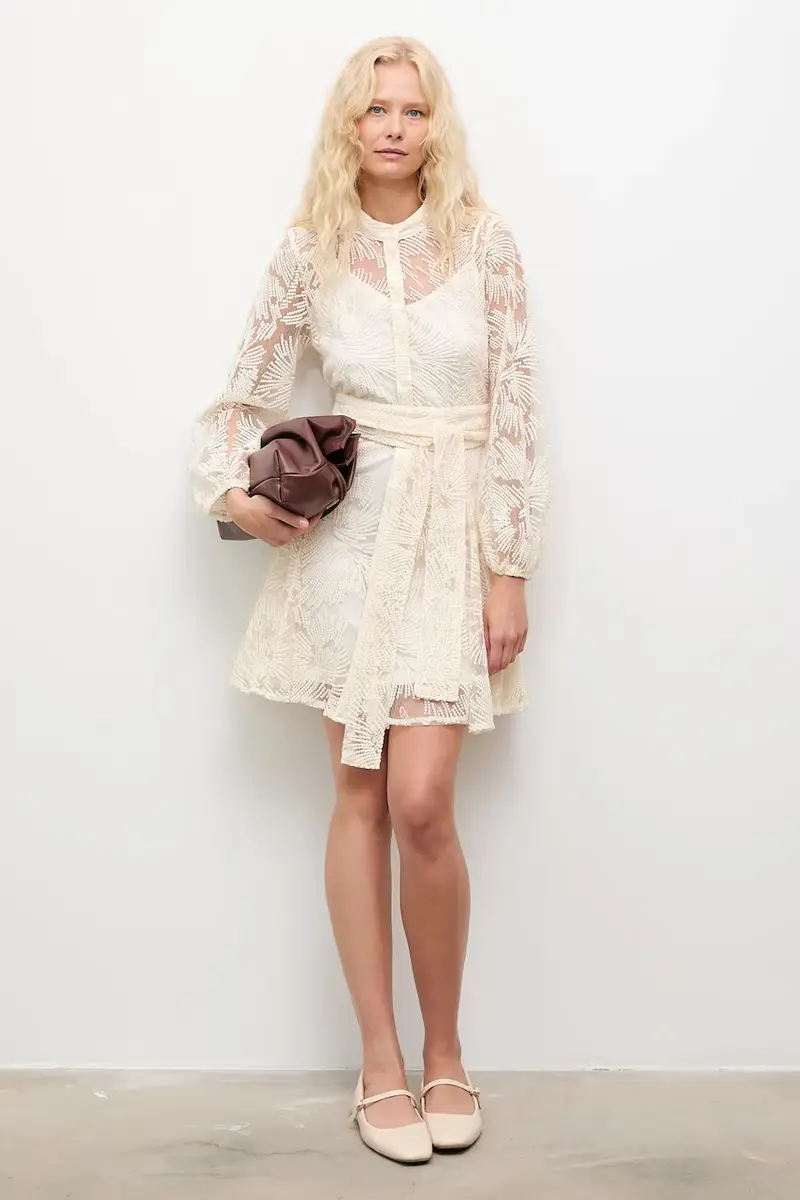 vestito colore beige