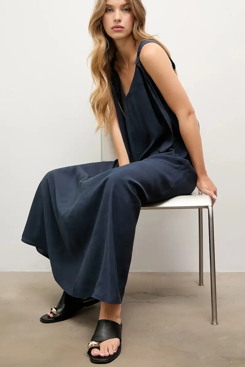 vestito colore blu navy